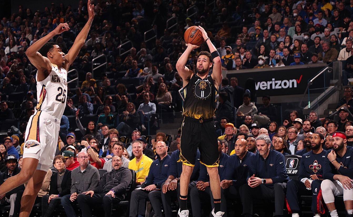 深圳队鏖战山东队,克莱点燃赛场 深圳队鏖战山东队,克莱点燃赛场